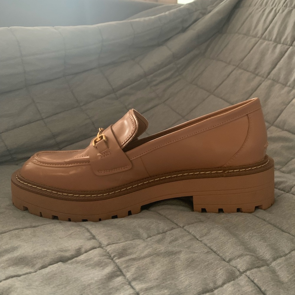 Sam Edelman beige Laurs Lug Sole Loafers- leather size 9
